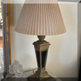 DL11. One of a pair of table lamps.